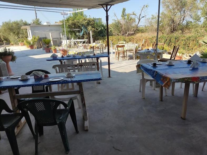 Hotel Aree Tende Presso La Casa In Campagna Di Ottavia Alezio Exteriér fotografie